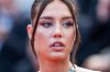 Adele-Exarchopoulos-reussit-a-rendre-glamour-le-maillot-de-football.jpg